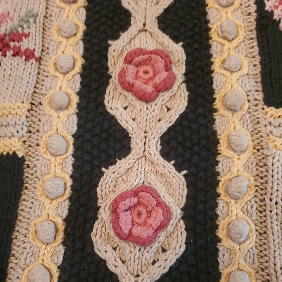 Jennifer and Company Hand Knit Embroidered Y2k Retro Oversized Sweater Sz Small - Picture 2 of 7